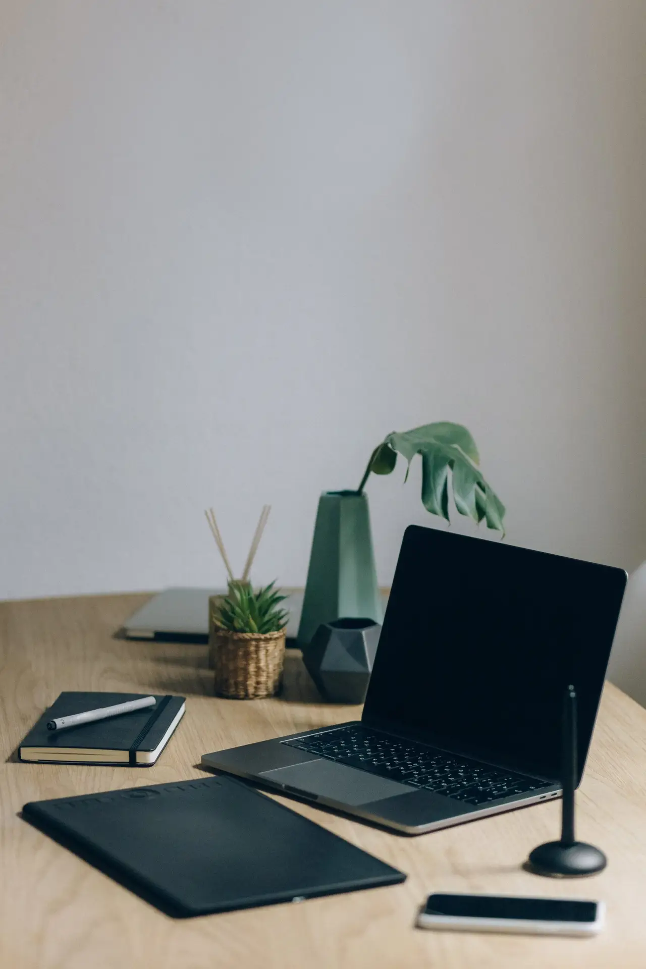 How-Small-Businesses-Can-Approach-Workforce-Technology-ModernizationHow-Small-Businesses-Can-Approach-Workforce-Technology-Modernization-scaledjpg • Managed IT Services and Cybersecurity Provider in Singapore. Free Black Laptop Computer On Brown Wooden Table Stock Photo